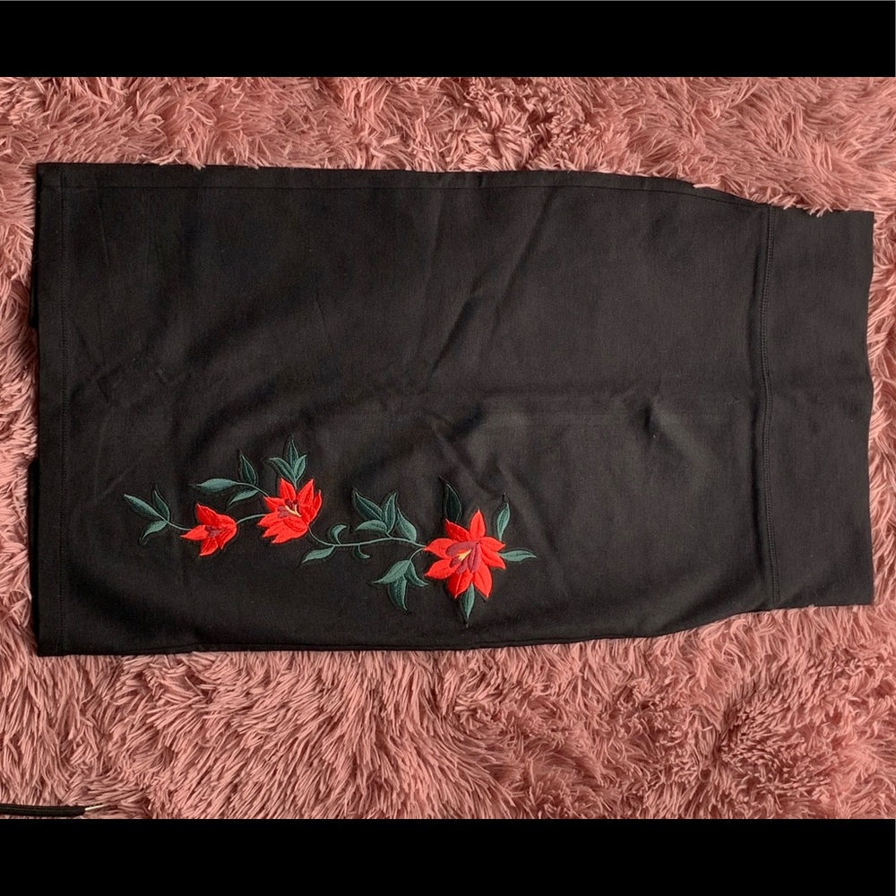 Black/ floral pencil skirt